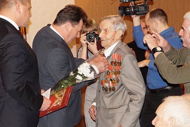 В Бузулуке торжественно открыли Год памяти и славы